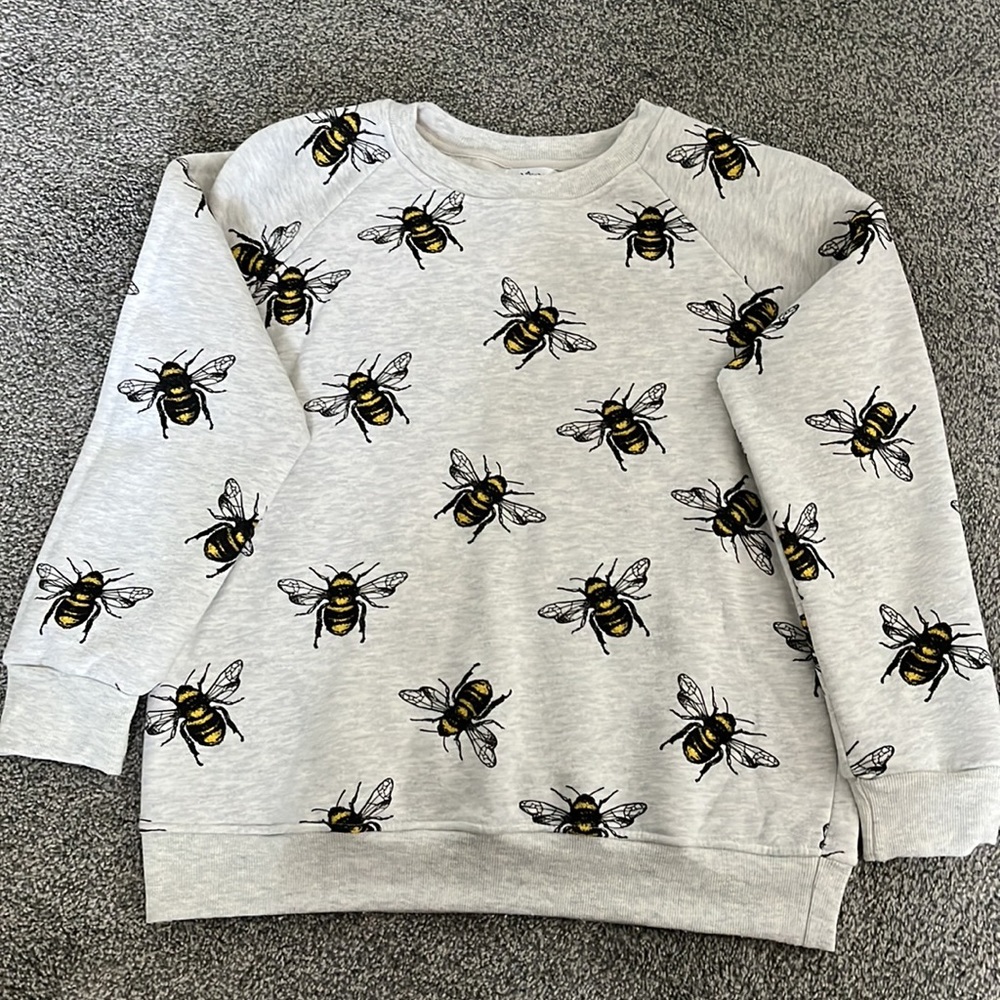 Grey Bumblebee Print Fleece Crewneck Sweatshirt SIZE L